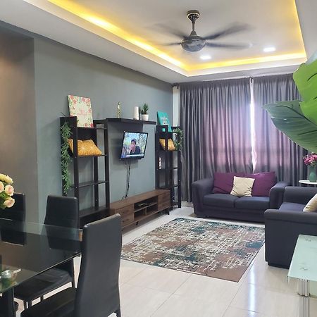 Casa Inderaloka Pantai Batu Buruk Apartment กัวลาตรังกานู ภายนอก รูปภาพ