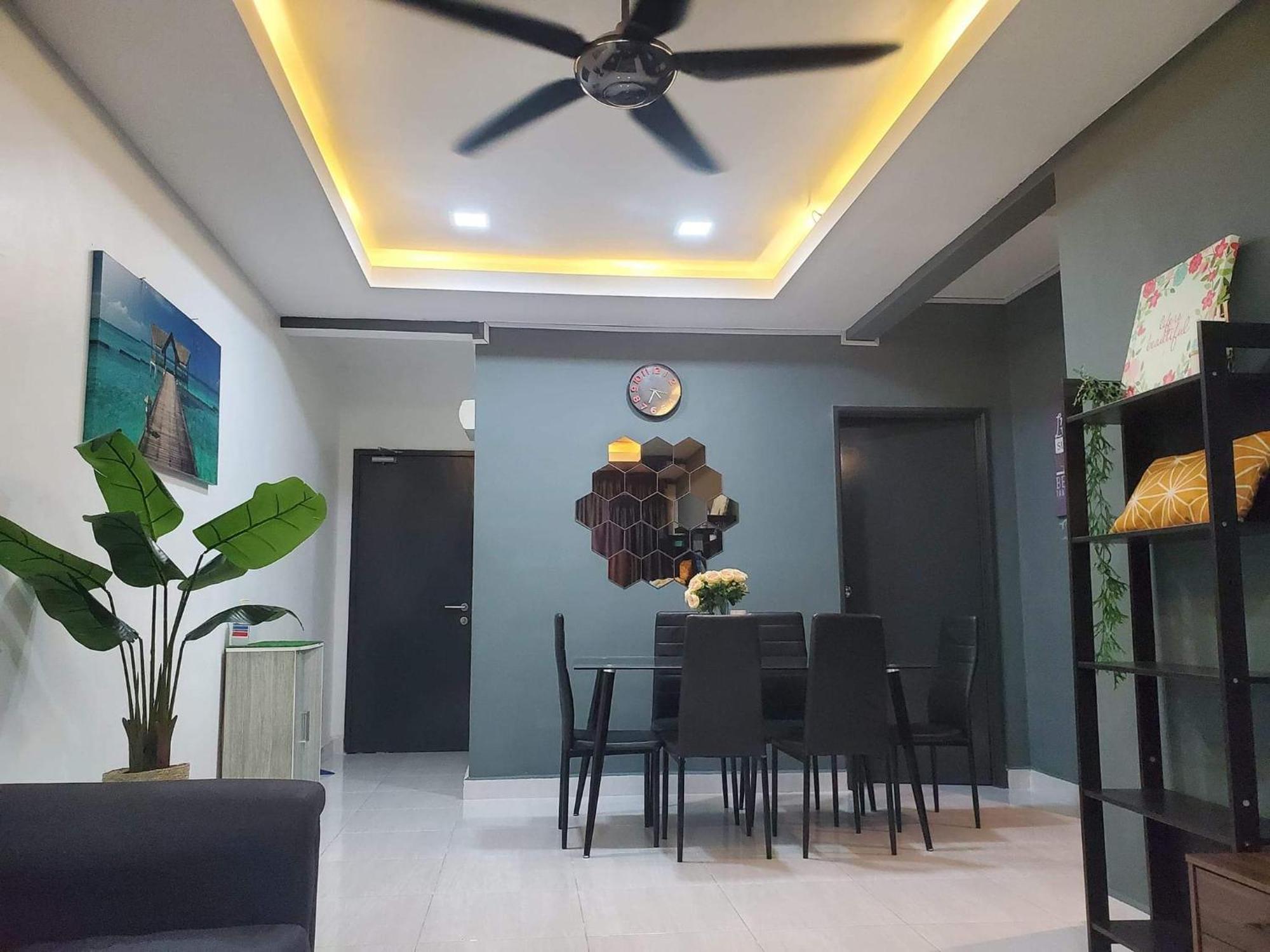 Casa Inderaloka Pantai Batu Buruk Apartment กัวลาตรังกานู ภายนอก รูปภาพ