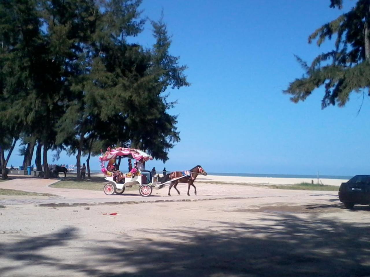 Casa Inderaloka Pantai Batu Buruk Apartment กัวลาตรังกานู ภายนอก รูปภาพ